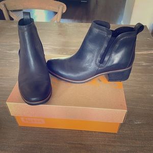 Kork’s Leather Ankle Boots - size 8